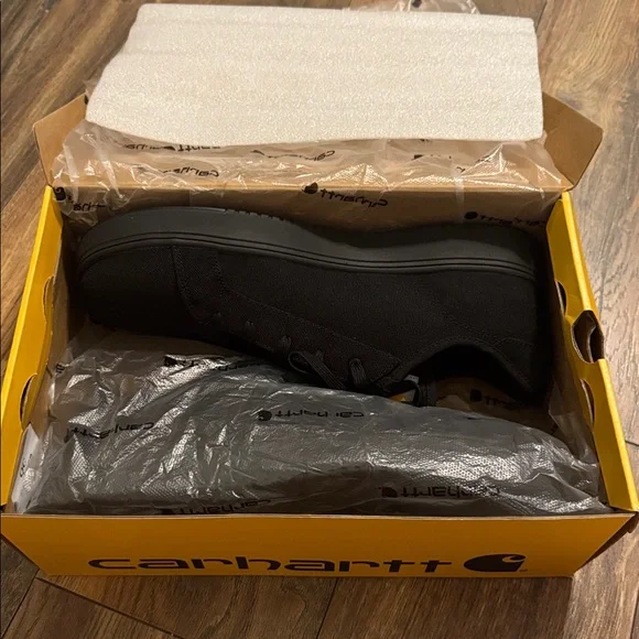 Brand new carhartt composite toe sneakers - Picture 4 of 4